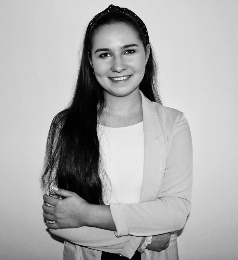 332972244 930459414792518 7193998958579647746 n 935x1024 Daria Wujec